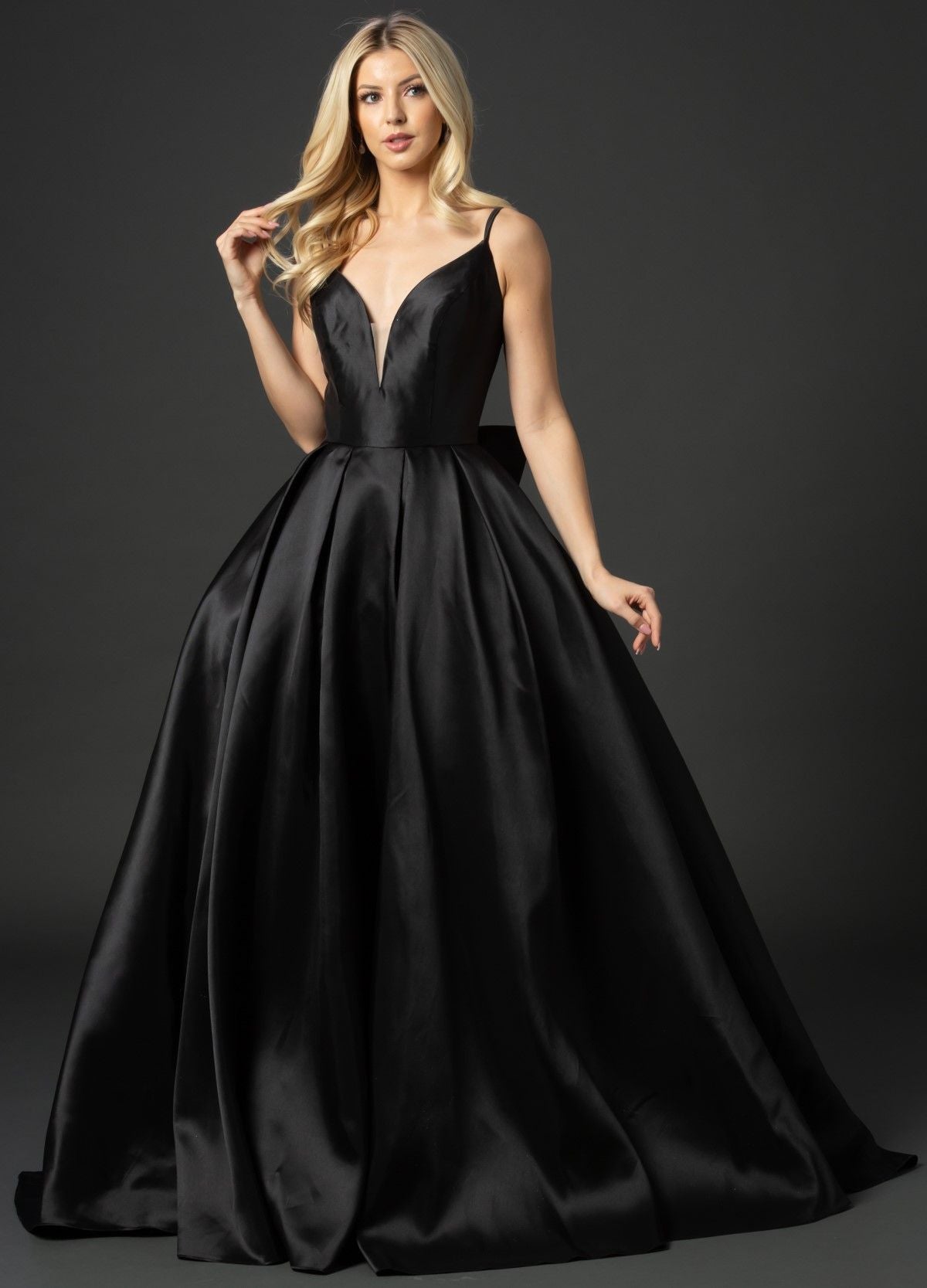 Nina Canacci B1900 Size 0 Black satin prom dress ballgown bow Formal Gown Nina Canacci B1900 Size 0 Black satin prom dress ballgown bow Formal Gown