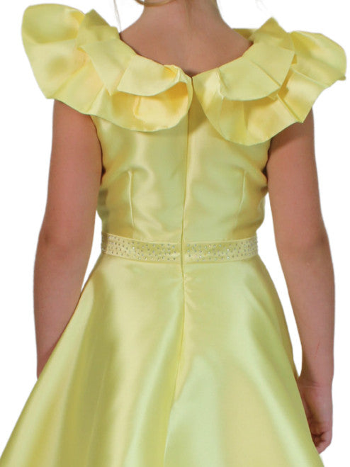 The Marc Defang 6013K dress is perfect for any occasion. The beautiful design features hand crafted crystals on the waistband, a bow front, multiple pleated collar, inner lining for comfort and 2 side pockets. Available in a variety of colors and made from quality materials, you can be sure to look your best for any big event.  Marc Defang 6013K Size 2 Yellow Short A Line Girls Formal Cocktail Pageant Dress Ruffle Bow Pockets  Size: 2   Color: Yellow